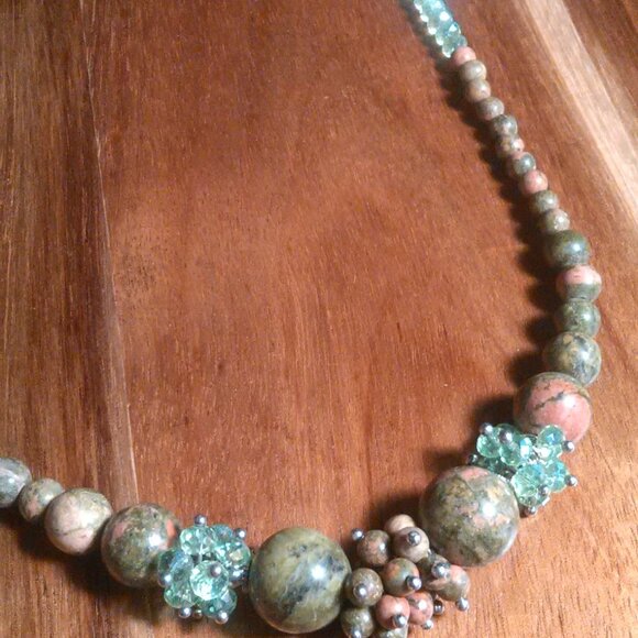 Unakite and Green Crystal Silvertone Beaded Necklace - Picture 5 of 12